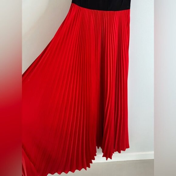 Alexis Two-Tone Designer Dress – Black & Red Pleated – Size Small - Picture 6 of 13